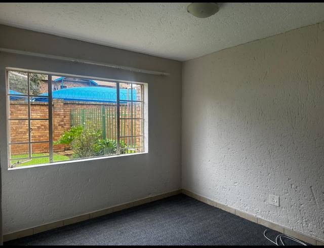 2 BEDROOM APARTMENT TO LET IN KENLEAF